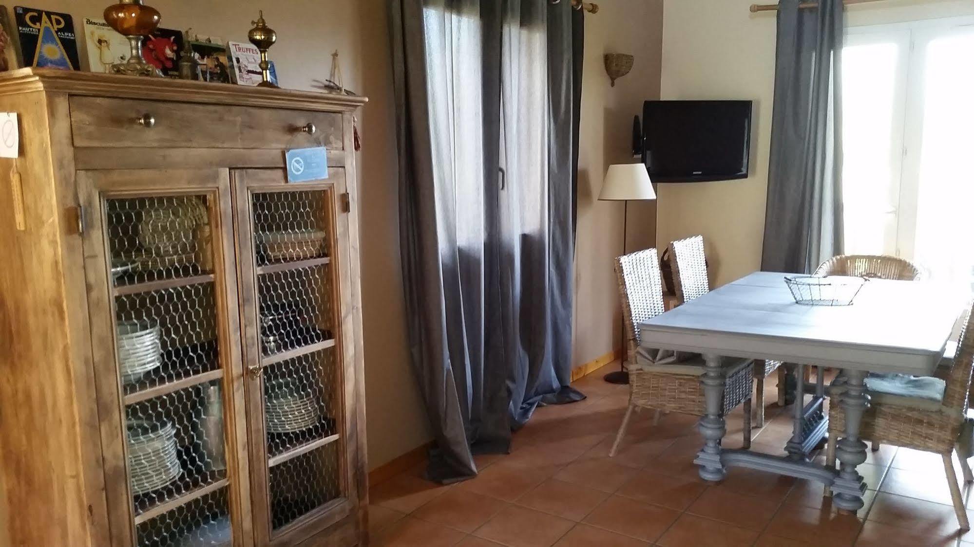 A La Petite Maison Гап Экстерьер фото